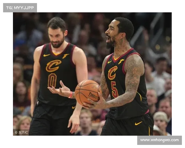 德文布克与NBA传奇球员深入交流 学习经验提升自我篮球水平